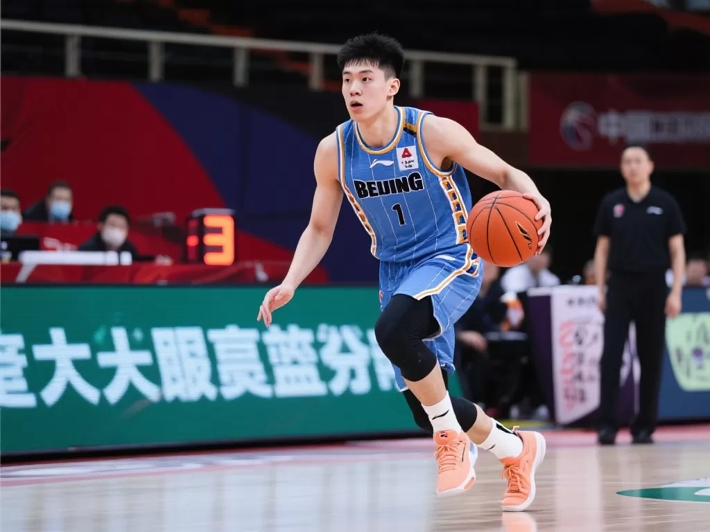 申京首轮惊艳表现：场均20.9分11.9板5.3助1.9断，命中率达45%